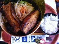 「厚切り炙りチャーシュー麺（醤油）」@串焼き BAR 豚兵衛の写真