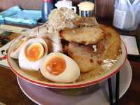 「響のとんこつ大盛」@響の写真