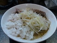 「らーめん（玉ねぎ多め）600円」@どっと屋の写真