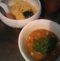 「浸け豚玉そばカレー（麺 小盛200g）」@俺の空の写真
