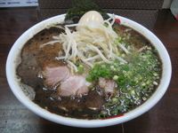 「らーめん[700円]+たまご[100円]」@なんつッ亭 秦野本店の写真