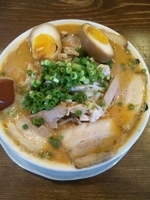 「四川チャーシューメン（味玉トッピング）」@博多ラーメン 鶴亀堂 長久手図書館通店の写真