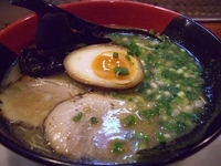 「とんこつ醤油ラーメン」@伊都屋 大宮東口店の写真