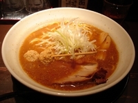 「赤みそらーめん」@味噌らーめん みつか坊主 大阪空港本店の写真