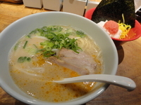 「白丸元味（750円）+明太子ごはんセット（150円）+替え玉（1」@一風堂 六本木店の写真