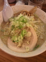 「醤油らーめん（ギタギタ）」@こってりらーめん なりたけ 本八幡店の写真