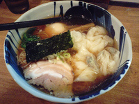 「味玉ワンタン麺（900円）」@○屋製麺店の写真