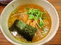 「醤油ラーメン(細麺)+餃子(650+350円)」@麺 くぼ田の写真