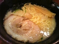 「塩豚骨ラーメン」@ラーメン 吟とんの写真