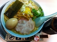 「大勝軒（らーめん・中盛）+黒烏龍茶」@らーめん 凌駕の写真