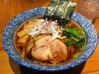 「醤油らぁ麺」@らぁ麺 あんどの写真