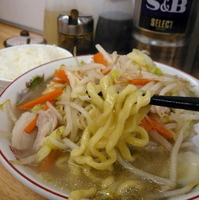 「タンメン 700円 + ランチサービスライス」@タンメンしゃきしゃき 新橋店の写真