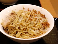 「まぜそば（中）」@ジャンクガレッジ イオンレイクタウンmori店の写真