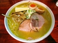 「特味噌ラーメン+バター（900円+クーポン0円）」@サッポロラーメン 味七 中野駅前店の写真