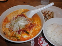 「酸辣湯麺+ランチセット（780円）」@ラーメン餃子館 小次郎の写真