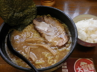 「ワンコインラーメンセット（500円）大盛り（100円）」@ラーメン つけ麺 じゃじゃまる 錦糸町店の写真