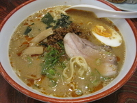 「坦々麺 700円」@龍遊飯店の写真