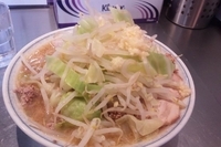 「らーめん 600円 野菜増し」@らーめん大 蕨店の写真