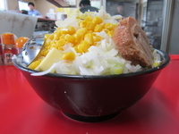 「味噌ラーメン（並）、コーン、バター、豚、ネギ（1200円）、ヤサ」@ドン-キタモトの写真