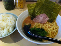 「ラーメン +ライス大盛（無料）」@横浜家系ラーメン田中の写真