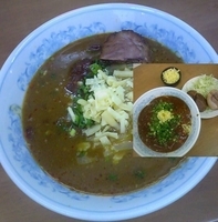 「板場のぶっかけカレー（鶏豚骨スープは後出し）+チャーシュー+チー」@MENYA 食い味の道有楽の写真