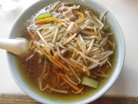 「モヤシそば+餃子」@千成飯店の写真