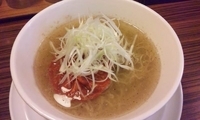 「塩ラーメン+ローストトマト」@アイバンラーメンの写真