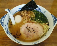 「らーめん（合わせ）+味付玉子（100円）=750円」@麺屋喜八郎の写真