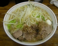「ミニラーメン（ヤサイ少なめ） 650円」@ラーメン二郎 新小金井街道店の写真