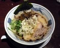 「黒らぅめん（750円）」@三代目 ◯助 MARUSUKEの写真