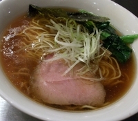 「鶏と魚介の豊潤醤油ラーメン」@麺処 ほん田 東京駅一番街店の写真