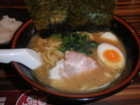「ラーメン（500円）味玉（80円）半ライス（80円）」@せい家 戸越銀座店の写真