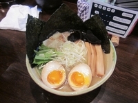「塩ラーメン えびワンタン、たまご、のりトッピング」@いち井の写真