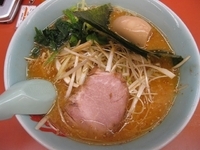 「特製味噌ラーメン690円（硬め濃いめ多め）&無料トッピング2品（」@ラーメン山岡家 野田店の写真