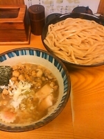 「煮番搾り（中盛）+鶏皮」@つけめん 三三㐂の写真