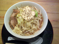「とんこつ野菜ラーメン 並（650円）+チーズソース（サービス）」@JIRORAMOの写真