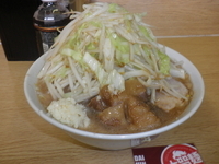 「ラーメン豚入り（800円）野菜・ニンニク」@ラーメン二郎 栃木街道店の写真