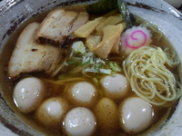 「醤油らーめん+うずらの卵」@ラーメン どんぐり亭の写真