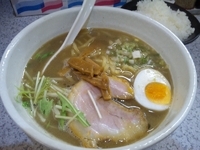 「豚骨魚介らーめん+無料ライス￥500」@麺屋 かめだの写真