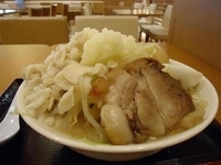 「塩ラーメン（中）全マシ・・・・900円」@ジャンクガレッジ イオンレイクタウンmori店の写真