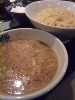 「つけめんTETSU嵐げんこつスタイル+半ライス」@らあめん花月嵐 大宮風渡野店の写真