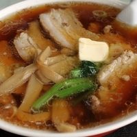 「バターラーメン￥600+大盛り￥60+チャーシュー3枚￥60×3」@風来軒の写真