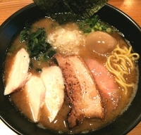 「特製鶏白湯らーめん950円」@三代目麺処 「まるは」極 船橋店の写真