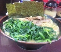 「醤油ラーメン（中）+ほうれん草無料トッピング」@壱成家 柏店の写真