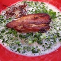 「青ネギぶたそば750円」@小山とんこつ ぶたそば家の写真