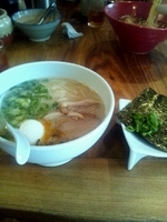 「白丸元味（麺硬め）+半熟玉子+海苔」@博多一風堂 五反田店の写真