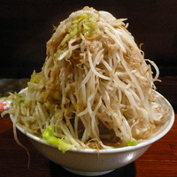 「大盛ラーメン 800円（野菜マシ・アブラ） + 味玉（サービスク」@ラーメンむねやの写真
