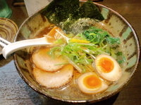 「限定煮干し醤油らーめん880円+生ビール450円」@らーめん しおの風 INさいたまの写真