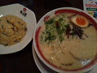 「牛醤ラーメン+黄金のチャーハン（定食）」@ラーメン まこと屋 福島店の写真