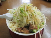 「ラーメン（普通）650円、ヤサイ、ニンニク」@AKASAKA ANEX  雷電（RAYDEEN）の写真
